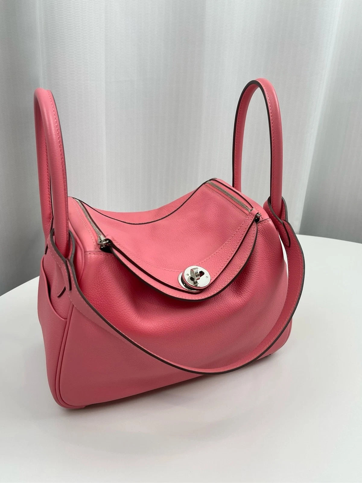 Hermes Lindy 26 A Stamp Epsom Leather Shoulder Bag For Women