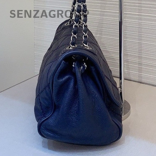 CHANEL Classic Diamond pattern Navy blue Shoulder bag Crossbody