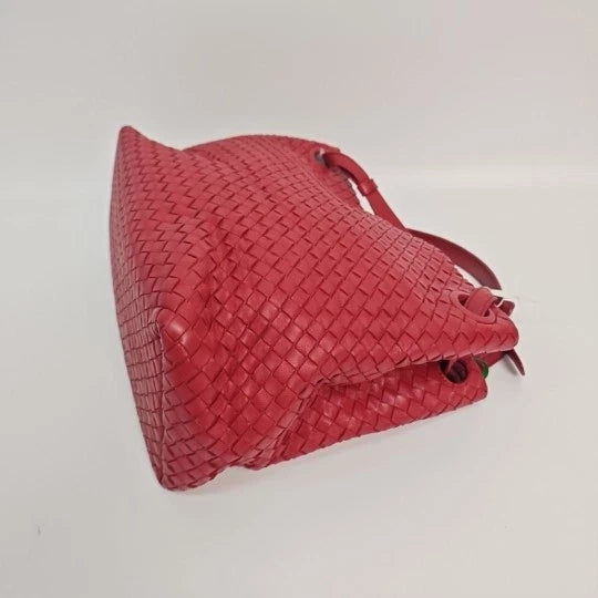 Bottega Veneta Red Woven Leather Shoulder Handbag For Women