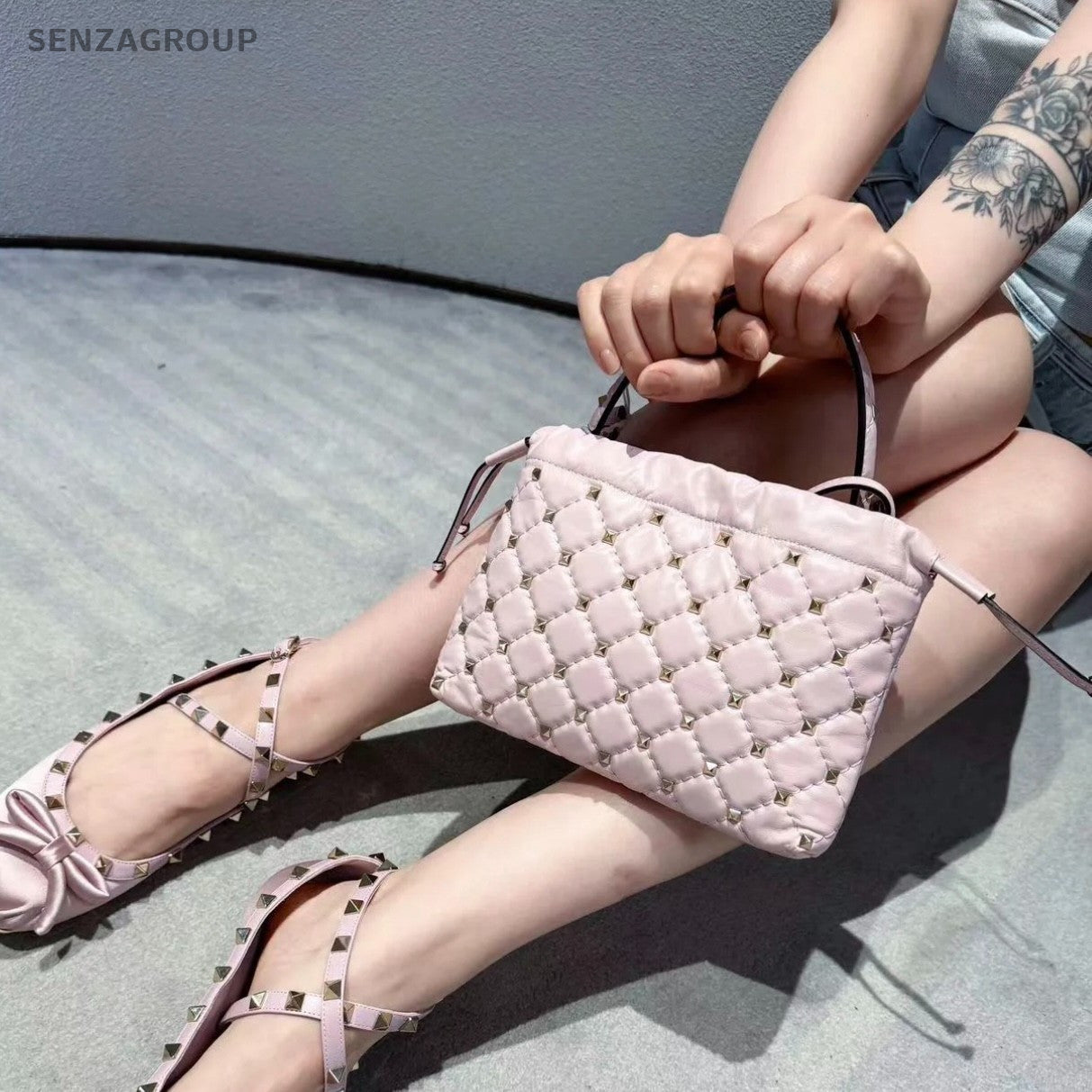 Valentino Riveted diamond pattern Top Handle Shoulder bag Pink Women Brand NEW