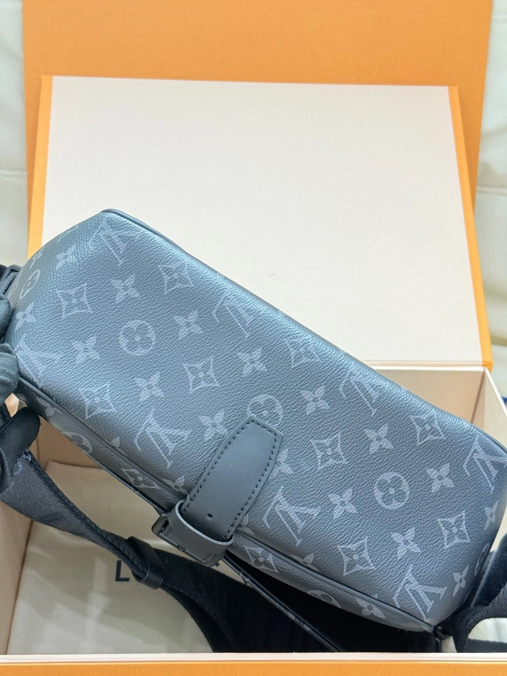 Louis Vuitton S-CAPE Black Monogram Camera Messenger Bag For Women