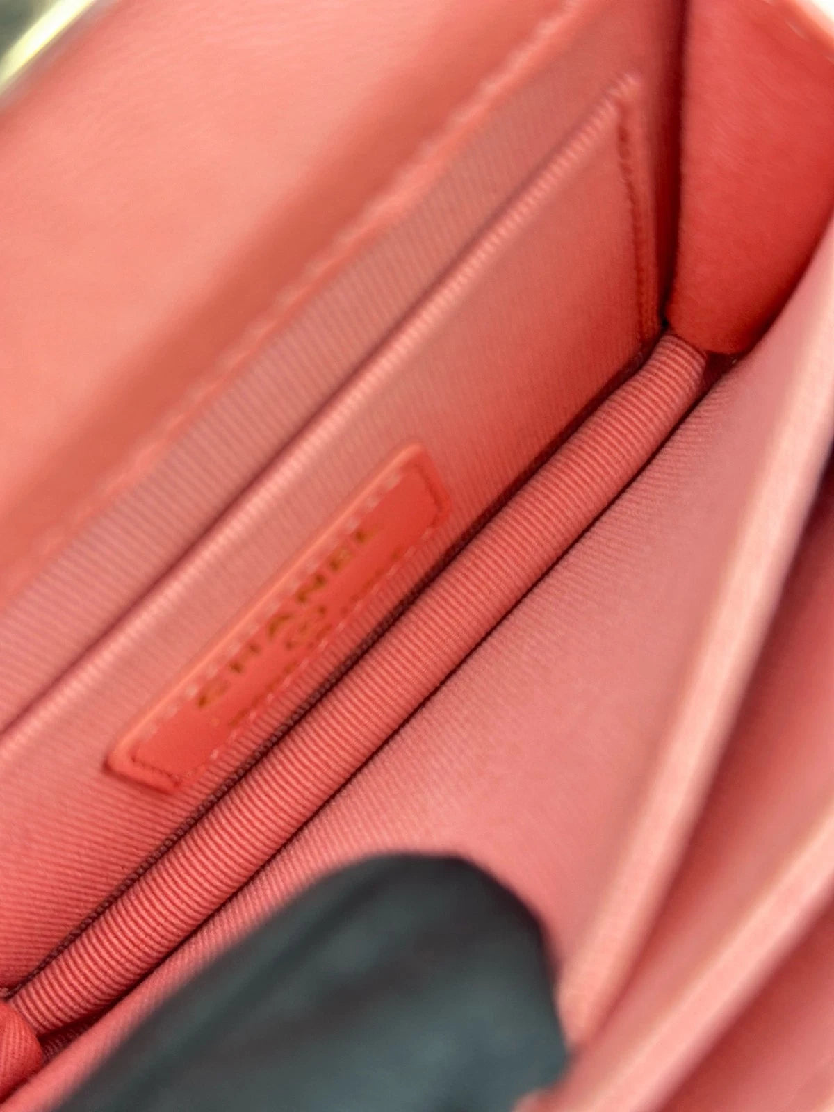 Excellent Chanel Diamond Gold Chain Pink Top Handle Crossbody Chip Version