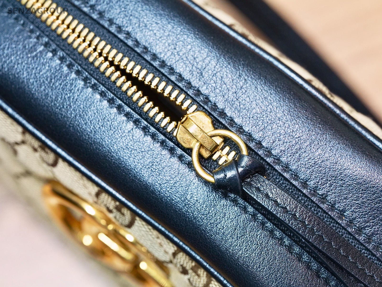 GUCCI GG Monogram Classic Camera bag GM Crossbody Canvas