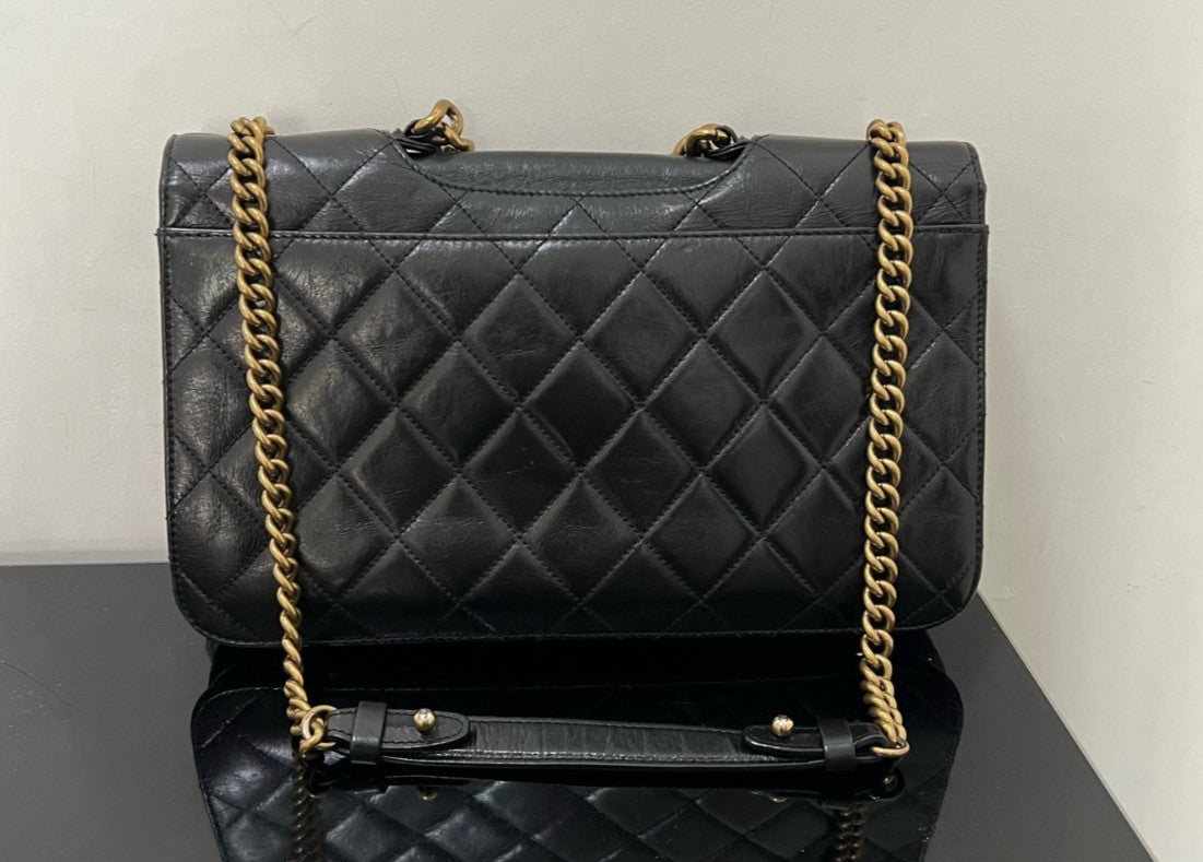 CHANEL Vintage Diamond Pattern Chain Shoulder bag Black Gold Women Classic