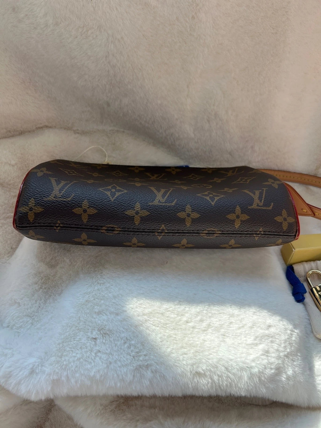 Louis Vuitton Canvas Lock Mahjong Shoulder Handbag For Women