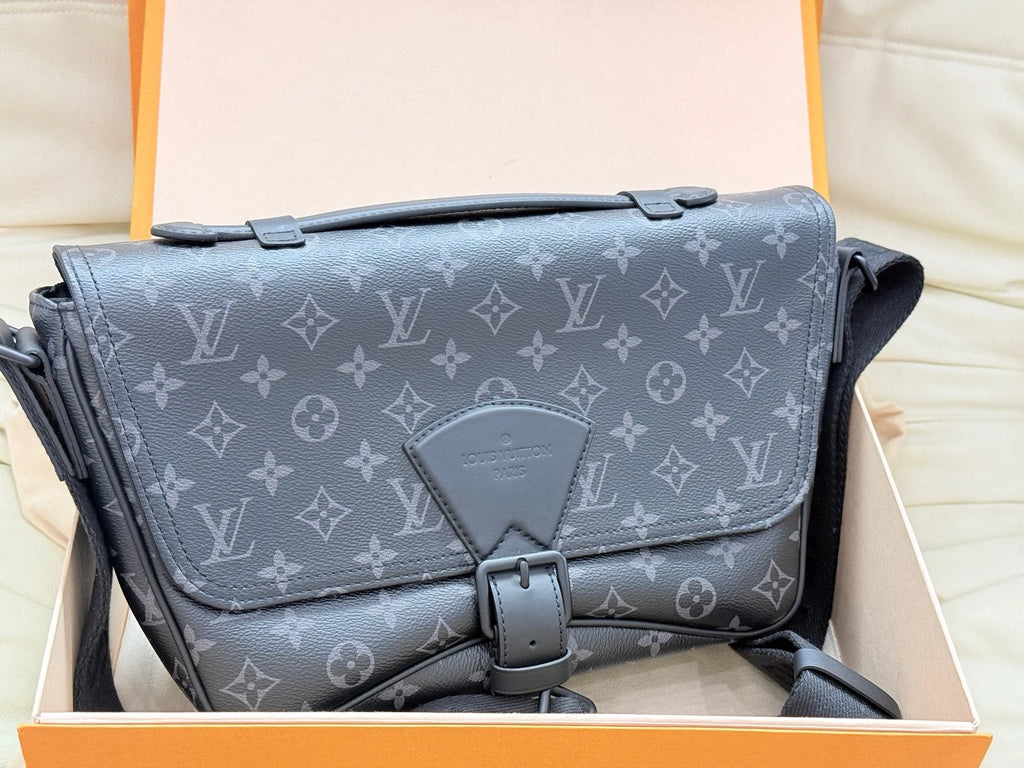 Louis Vuitton S-CAPE Black Monogram Camera Messenger Bag For Women