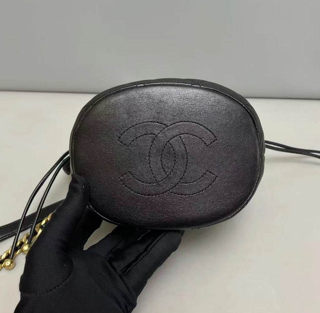 Chanel Diamond Bucket Calfskin Tophandle Bag Shoulder Bag Black Claasic