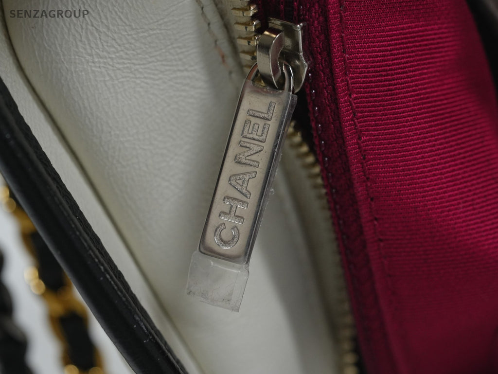 CHANEL Gabrielle MM Chain Shoulder bag Crossbody Women White Black Classic