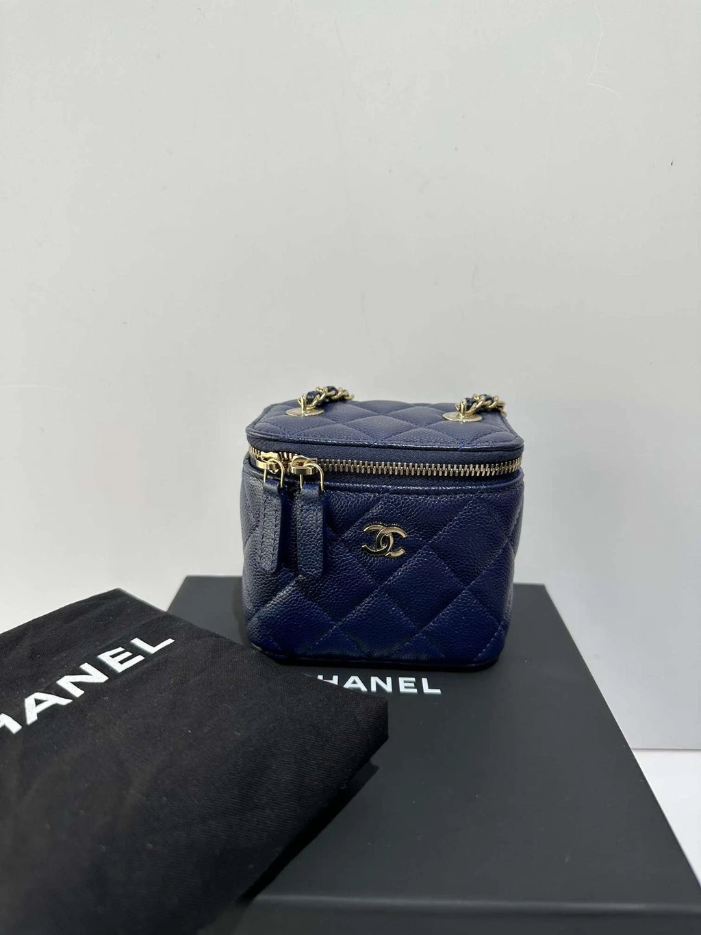 CHANEL Navy Chain Shoulder Crossbody Bag For Women