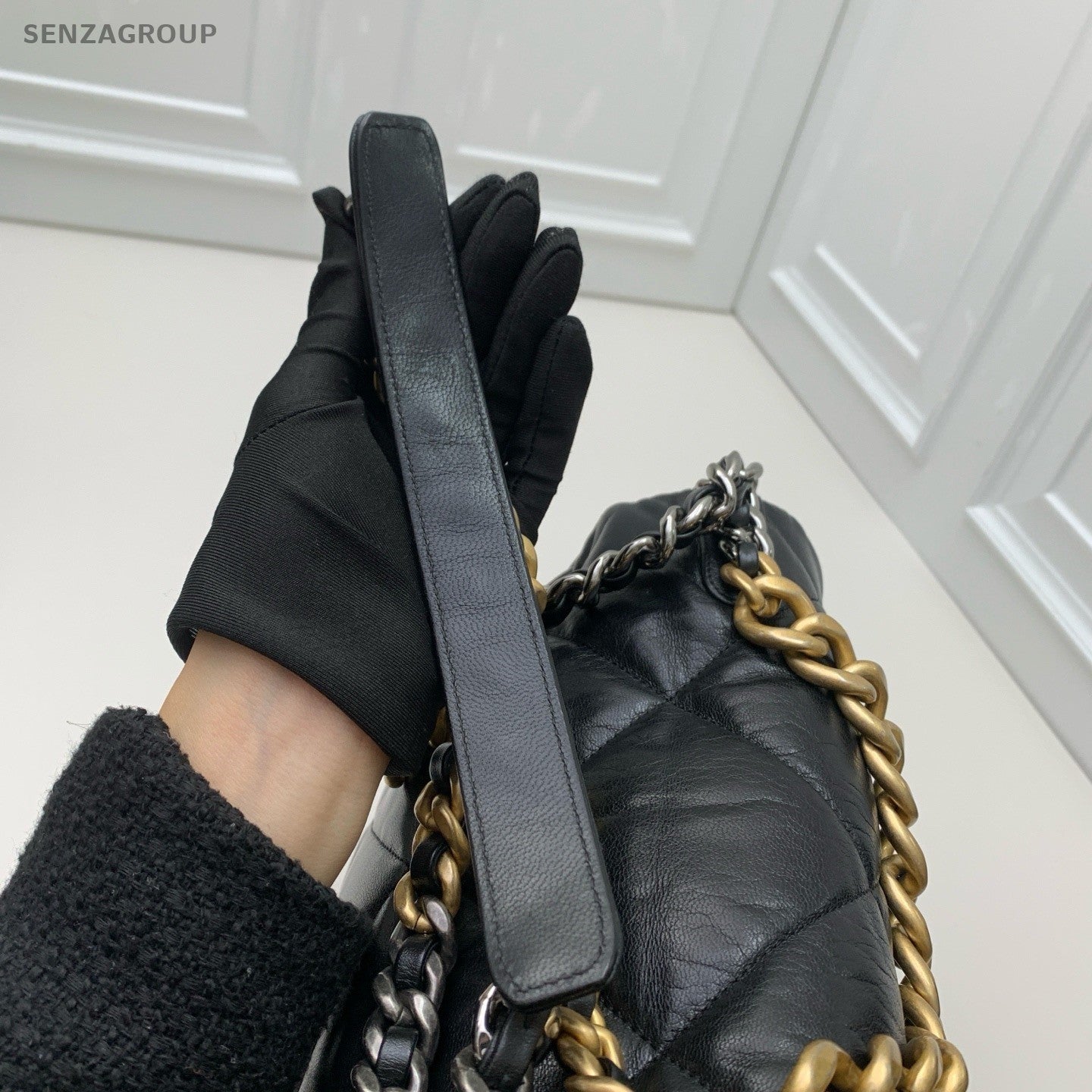 Chanel Diamond GM Chain Top Handle Bag Crossbody Black Gold Women Classic