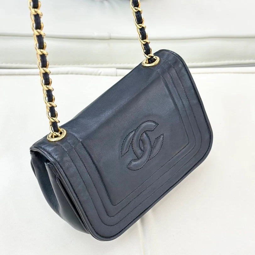 Chanel Vintage Lambskin Chain Shoulder Crossbody Bag Black Gold Women S