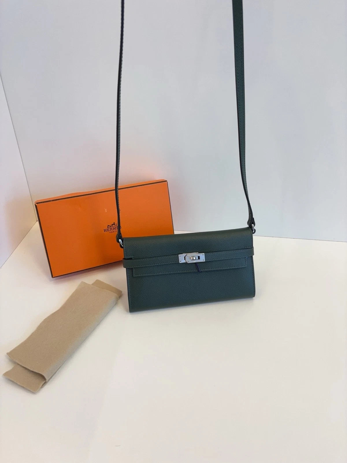 Hermes Kelly Long Wallet Clutch Green Epsom Silver Lock Excellent