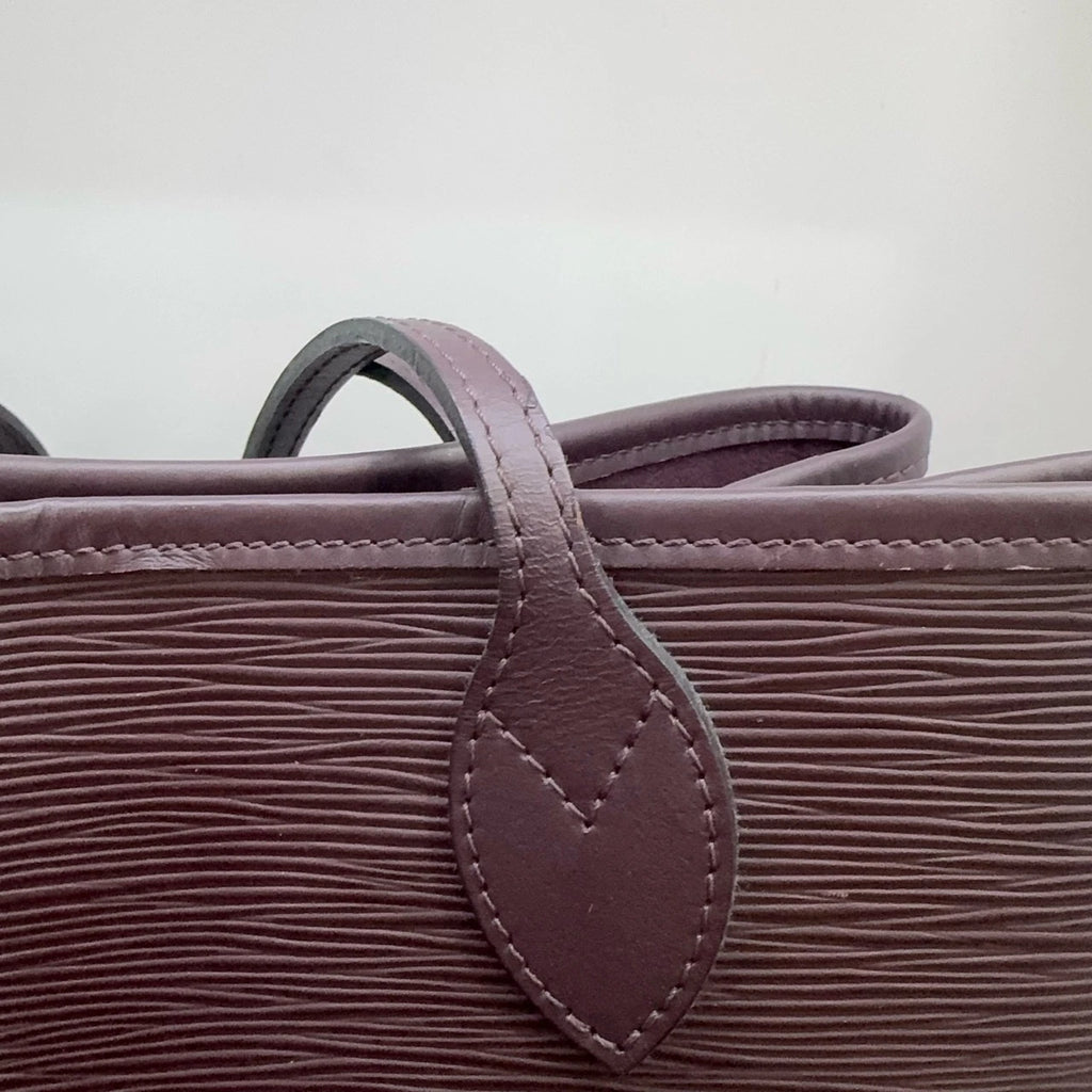 Louis Vuitton Neverfull MM Epi Leather Tote Handbag Shoulder Bag
