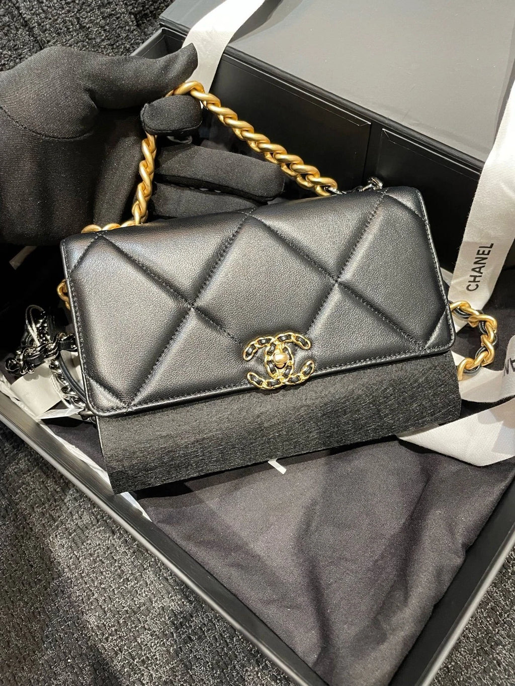 New CHANEL 19 WOC Black Gold Leather Crossbody Bag For Women