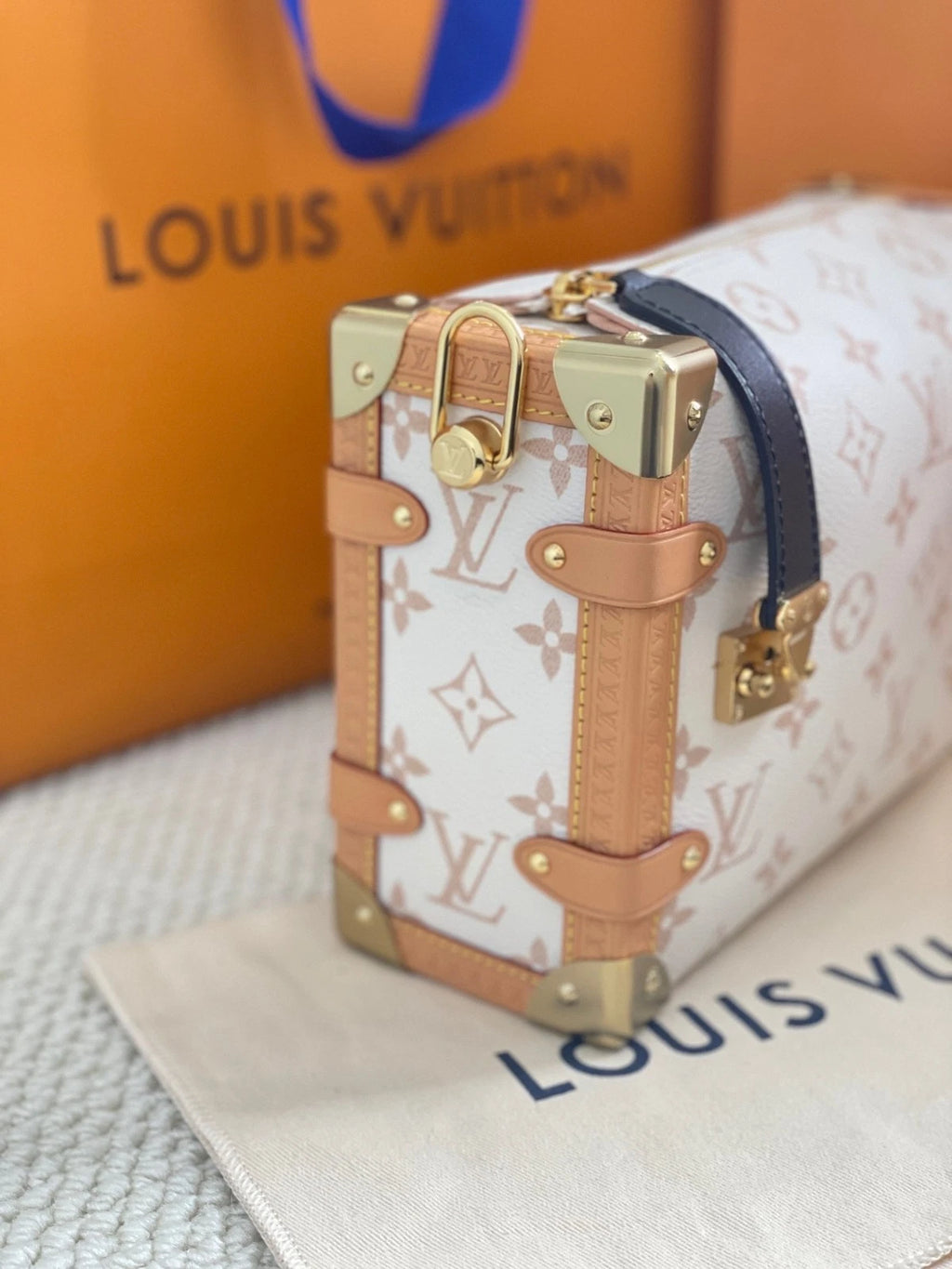 Louis Vuitton Medium Dune Shoulder Bag For Women