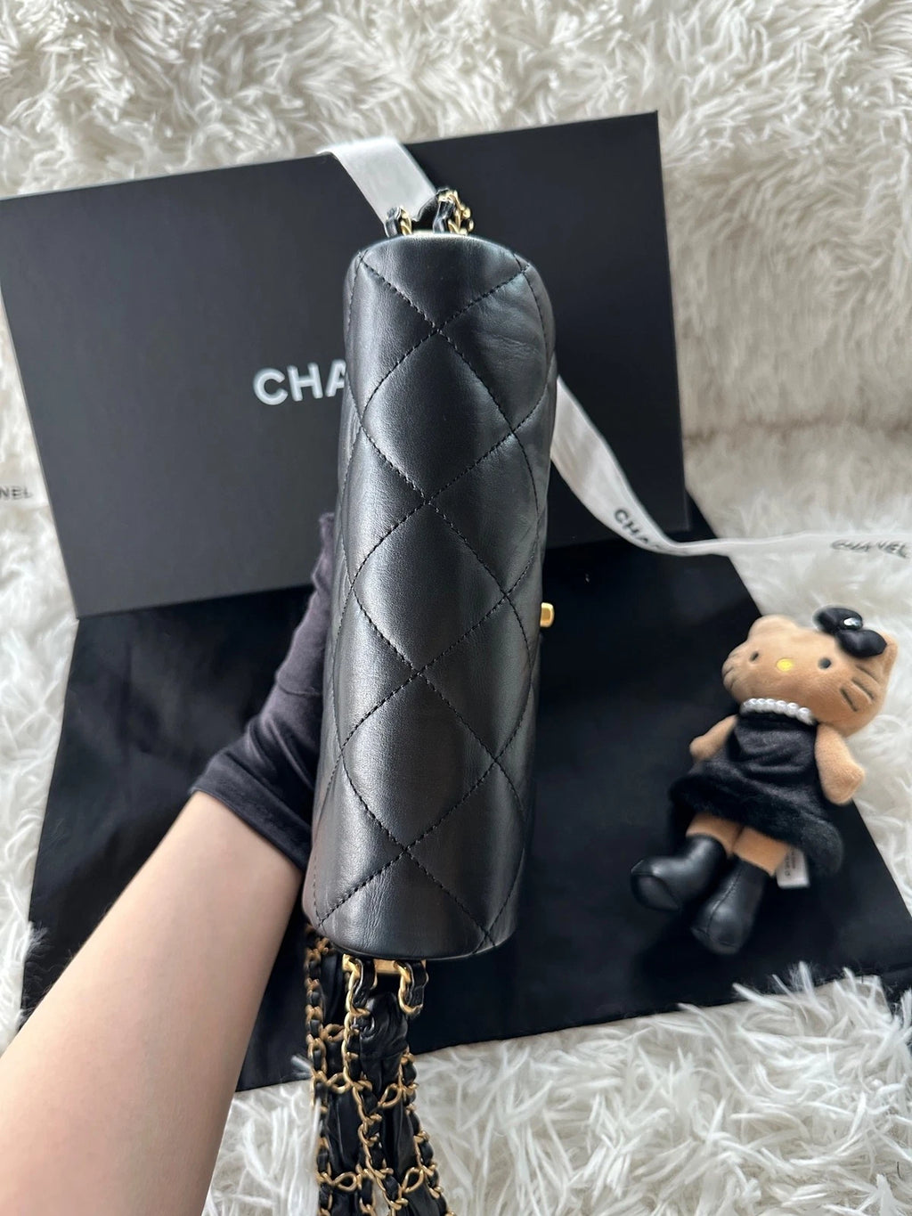 CHANEL 19Bag Black Gold Wrinkled Calfskin Shoulder Bag For Women