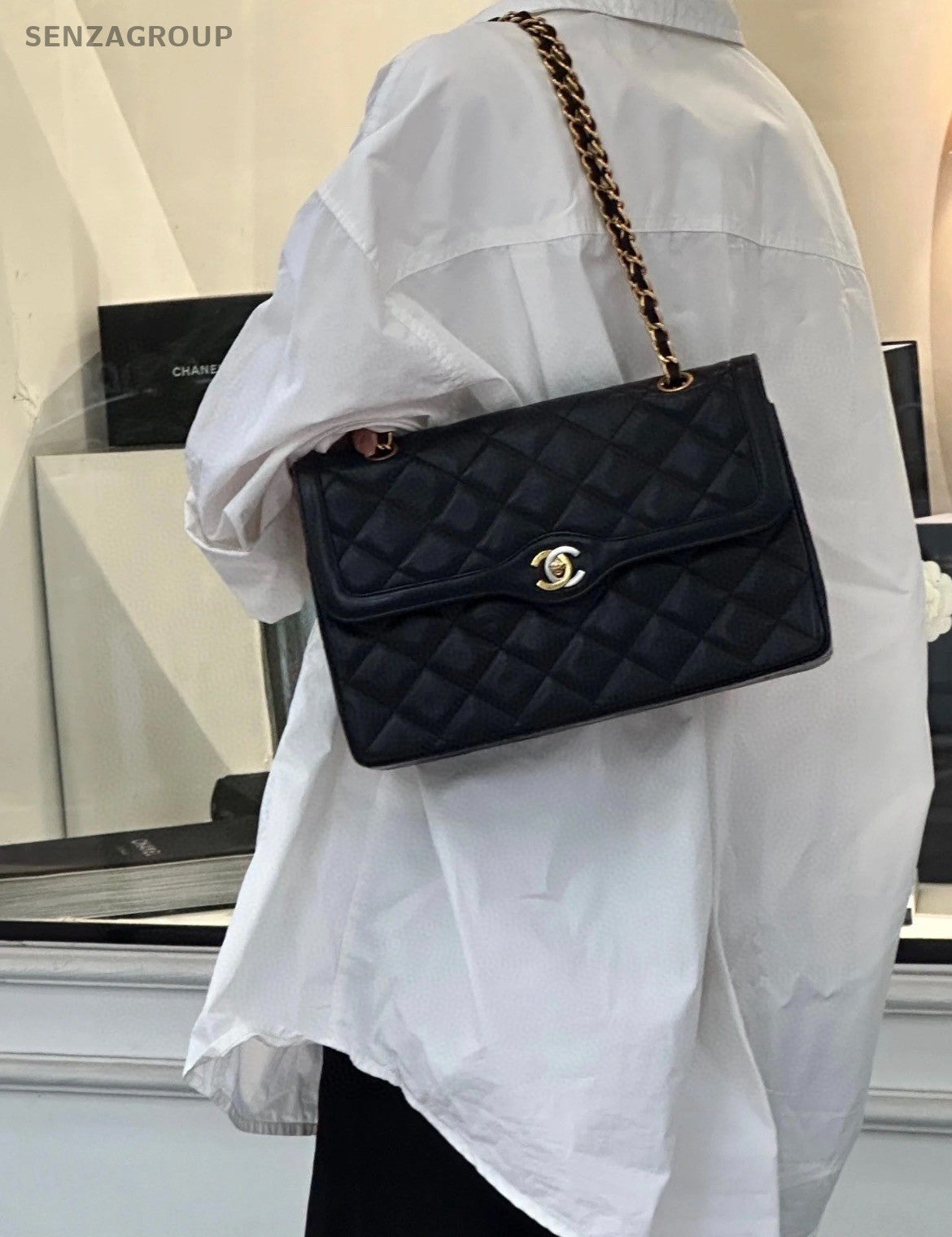 Chanel Classic Flap Chain Shoulder Handbag Gold and silver logo Women Vintage