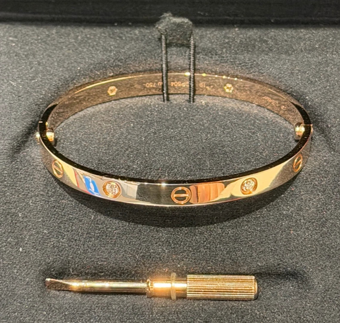 Excellent Cartier Love Classic Bracelet 4 Diamonds 18K Rose Pink Gold Bangle