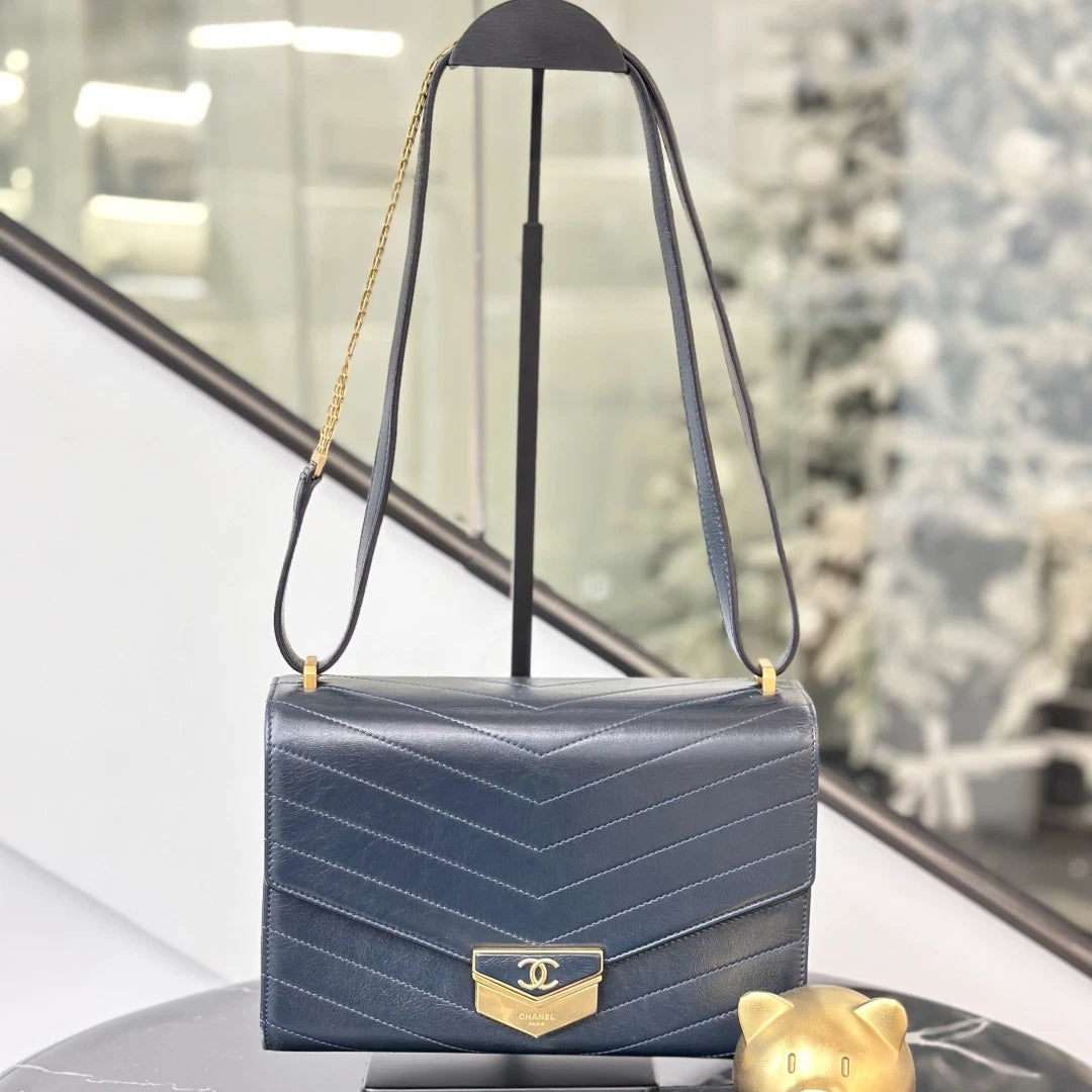 Authentic Chanel Envelope Chevron Calfskin Chain Crossbody Bag Navy Blue GHD