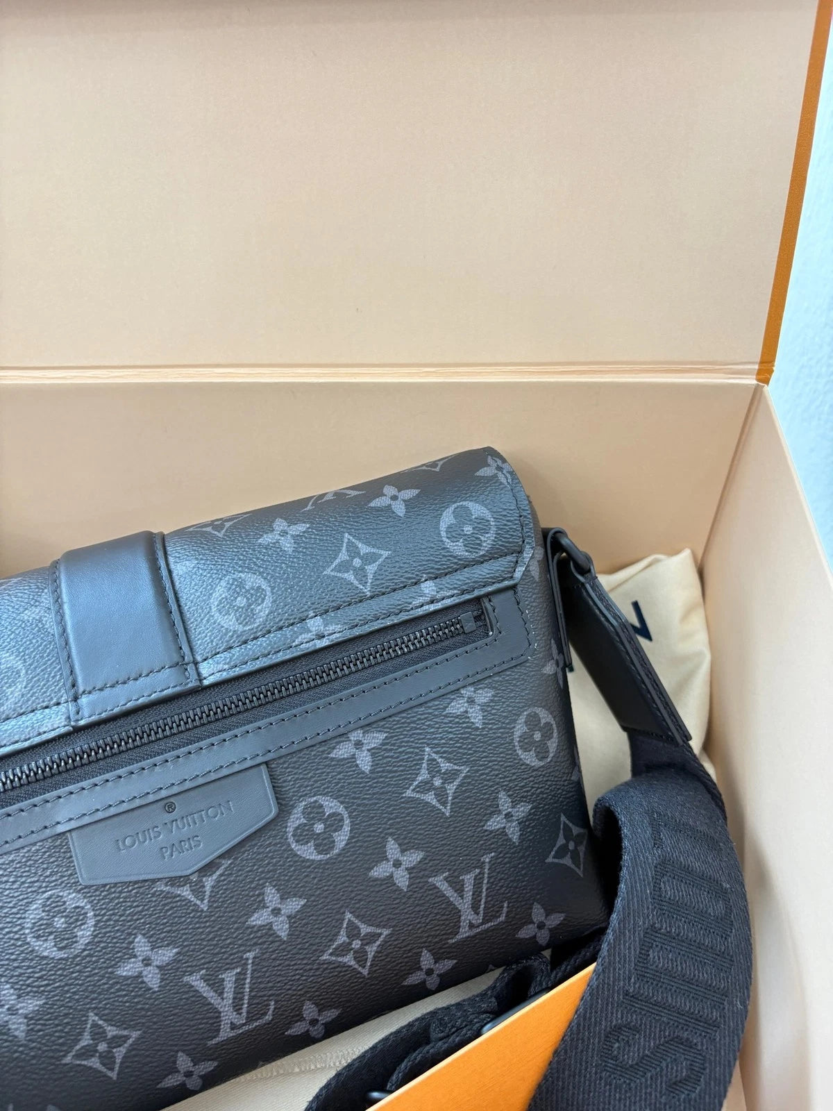 Louis Vuitton Black Canvas S-Cape Shoulder Bag For Women