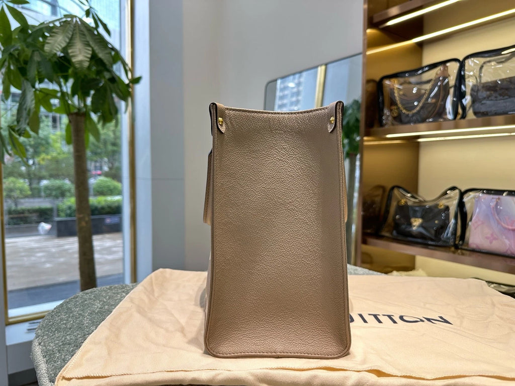 Pre-owned Louis Vuitton Gray Full Leather OnTheGo MM Tote Bag For Women