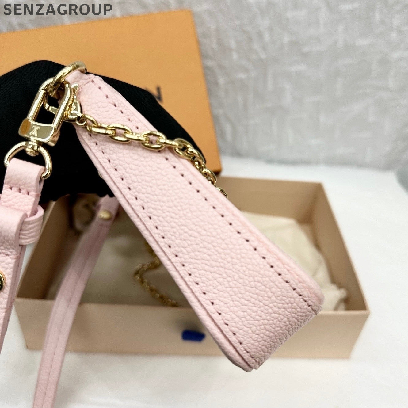 Louis Vuitton Easy Pouch Monogram Chain Shoulder Bag Pink Gold