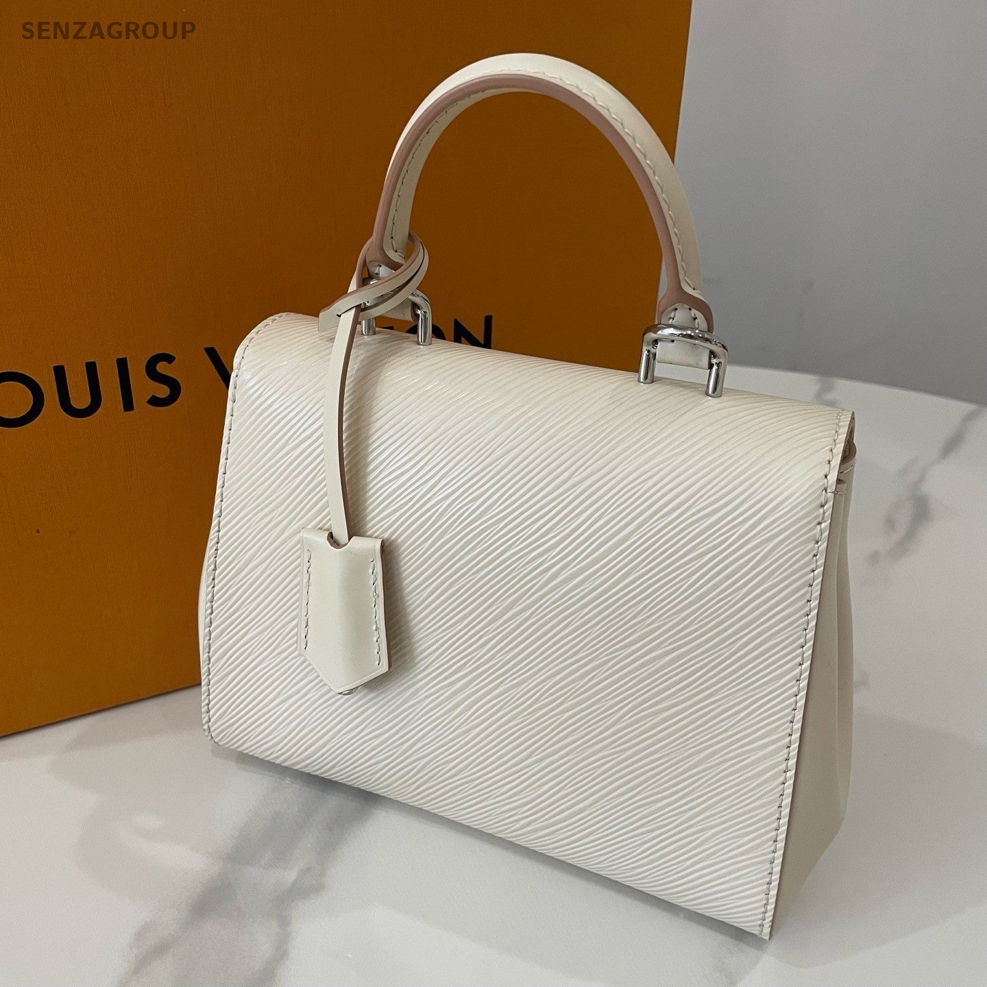 Louis Vuitton Cluny bb Top Handle Epi Leather 2WAY Shoulder Handbag White Women