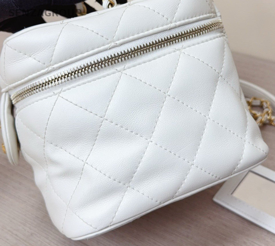 Chanel Diamond Pattern Chain Top Hand Shoulder Bag White Gold Used Women Classic