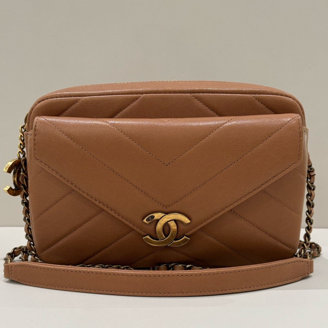Chanel Brown V-Quilted Camera Bag Chain Strap Shoulder Crossbody Classic
