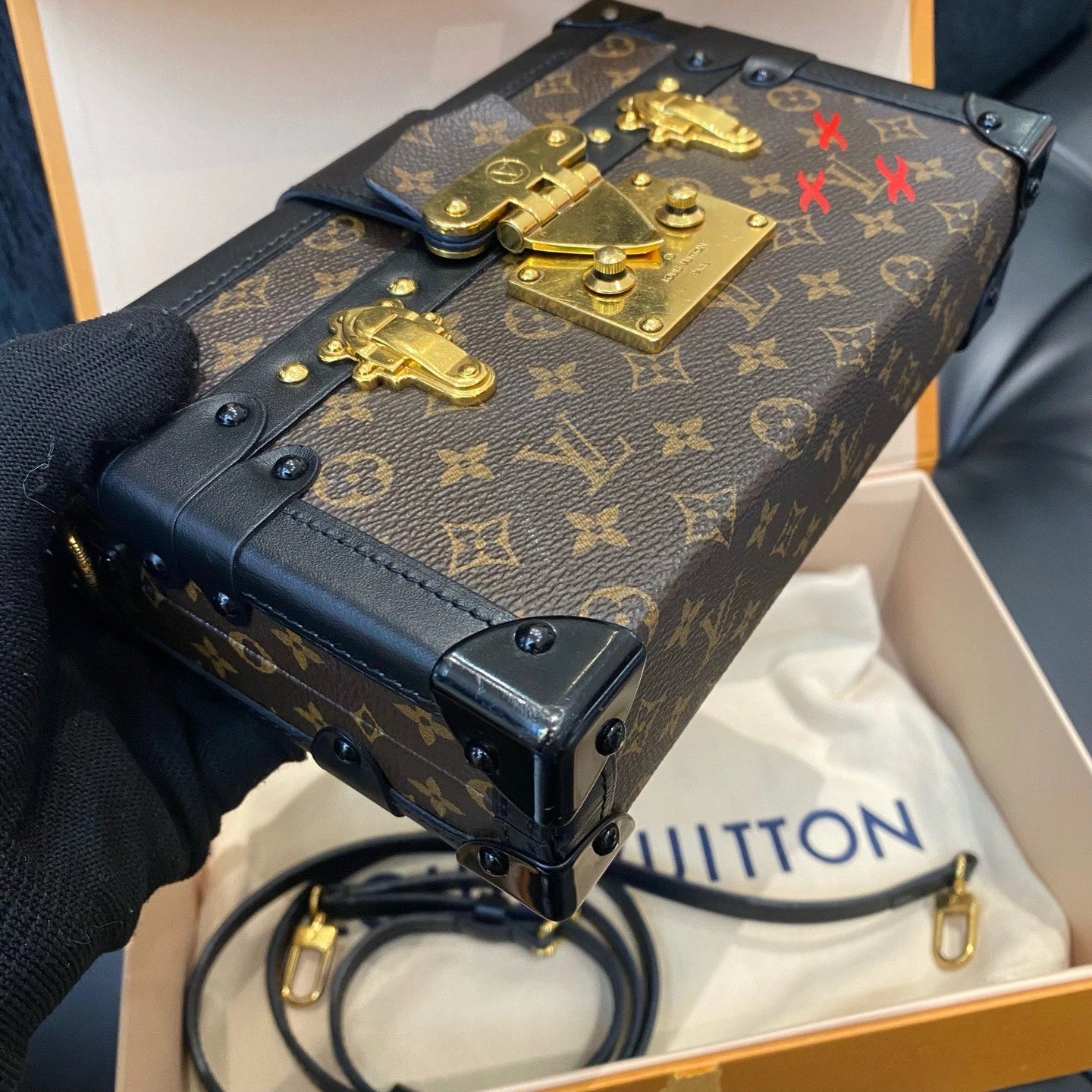 Louis Vuitton Pettie Malle Monogram Shoulder Crossbody Brown Gold Women Classic