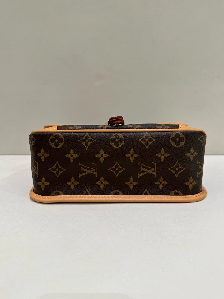 Louis Vuitton Canvas Baguette Shoulder Bag Pink Strap For Women