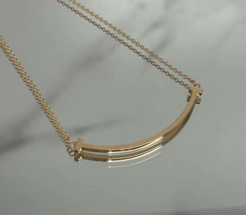 Tiffany &amp; Co. Tiffany T Small Smile Necklace 18k Rose Gold Excellent