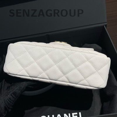 Chanel White Calfskin Chain Shoulder Crossbody Bag - Fashion Women