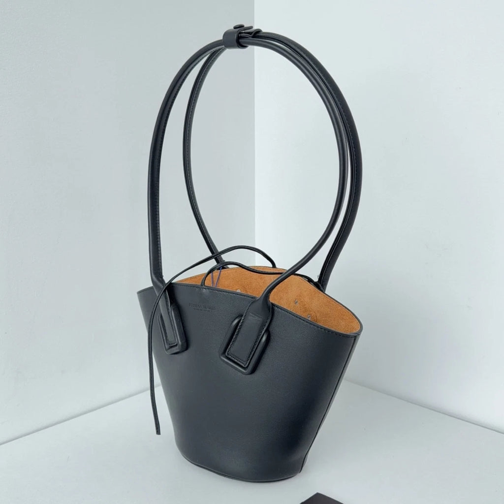 Excellent Bottega Veneta Basket Tote Calfskin Black Handbag Shoulder Bag