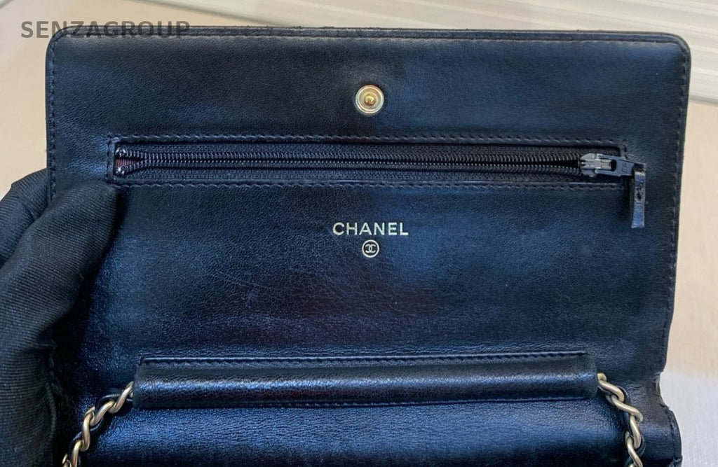 CHANEL Classic Wallet woc Black gold Crossbody bag