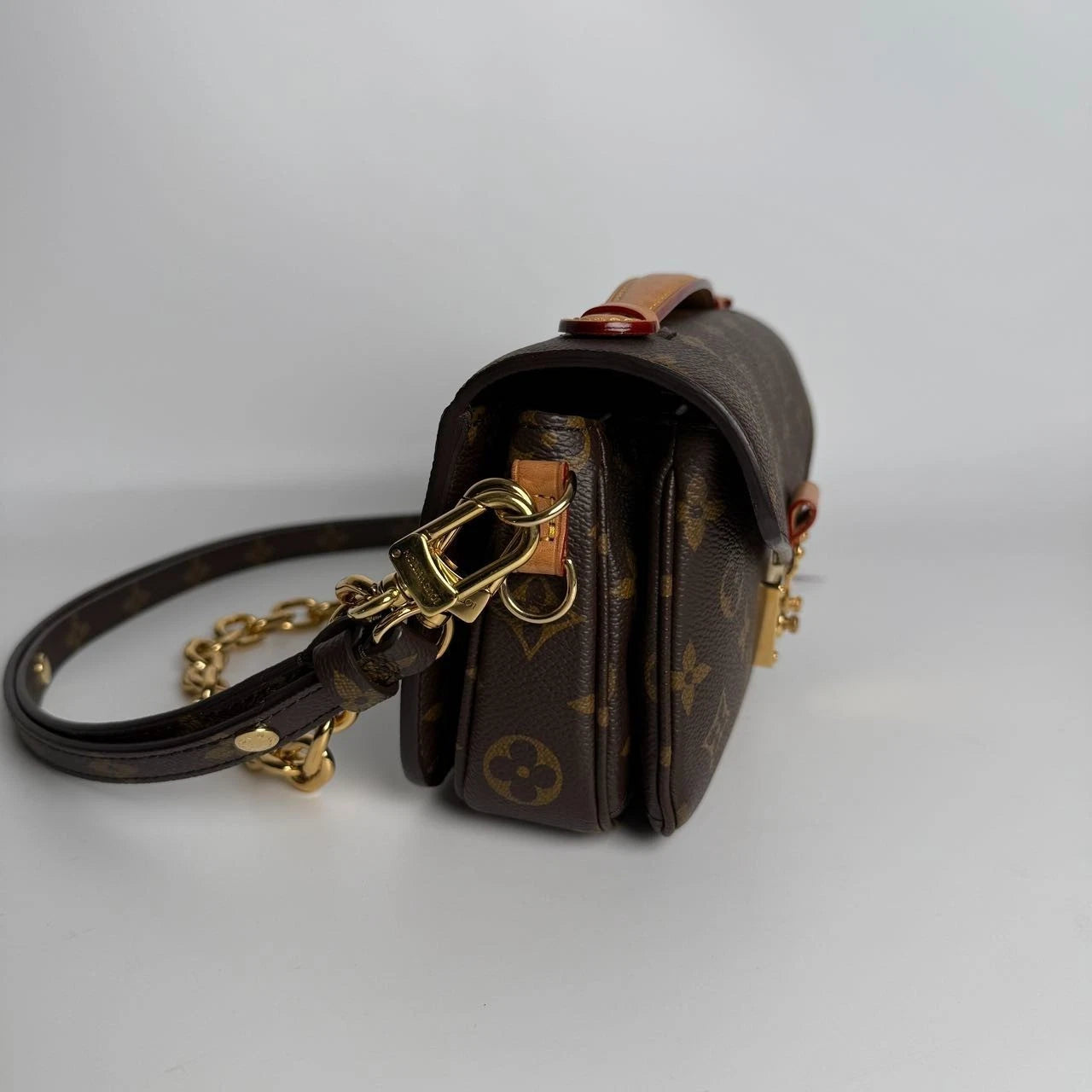 SJ0001 Louis Vuitton Metis east west monogram Z