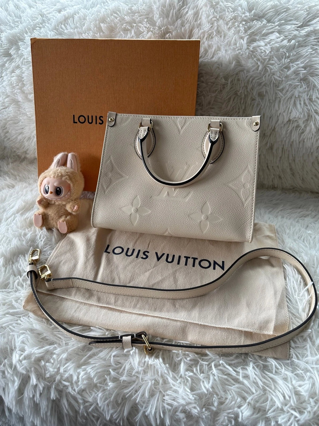 Louis Vuitton OnTheGo PM Leather Tote Bag Excellent