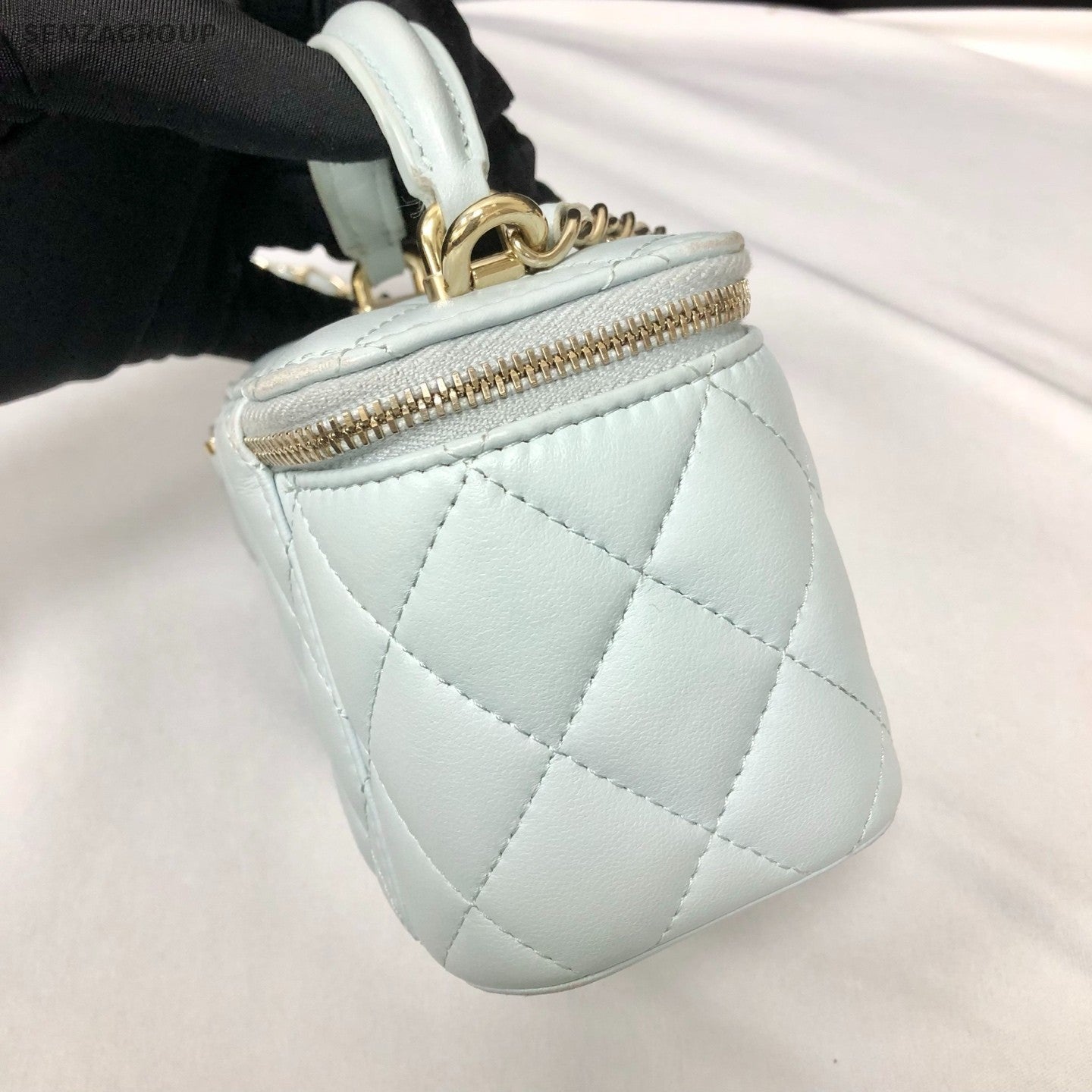 Chanel Diamond Chain Crossbody Shoulder Bag White Gold Women Classic
