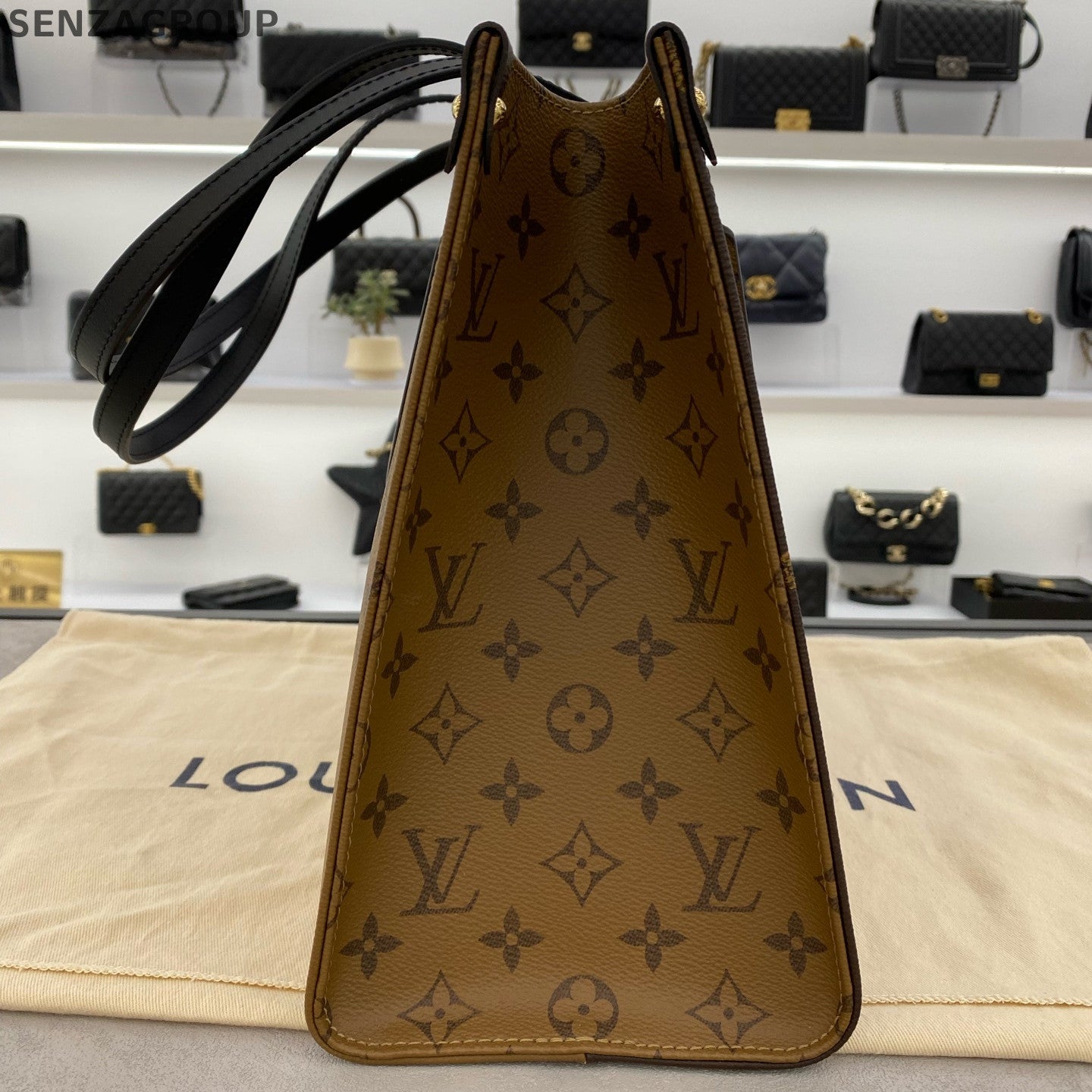 Louis Vuitton OnTheGo MM Monogram Tote Bag - Classic Women's Handbag