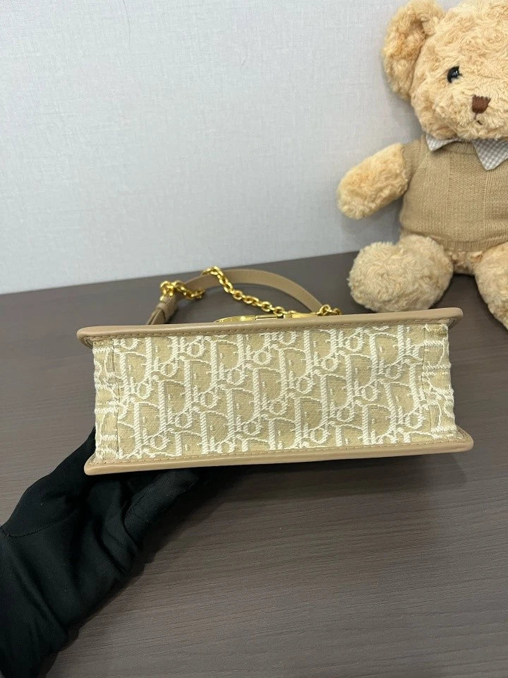 Authentic Dior Medium Montaigne30 Chain Shoulder Bag For Women