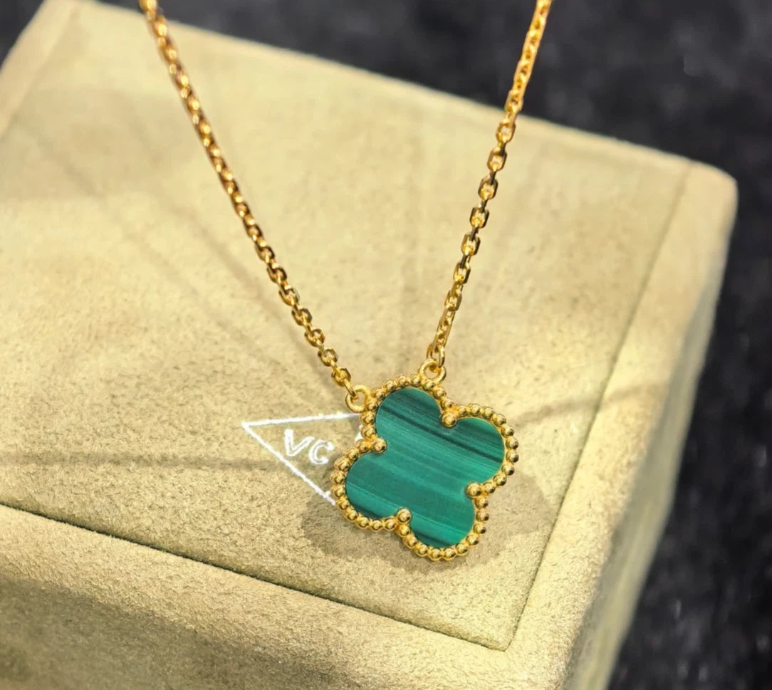 Van Cleef &amp; Arpels Vintage Alhambra Necklace Pendant 18K Yellow Gold Malachite