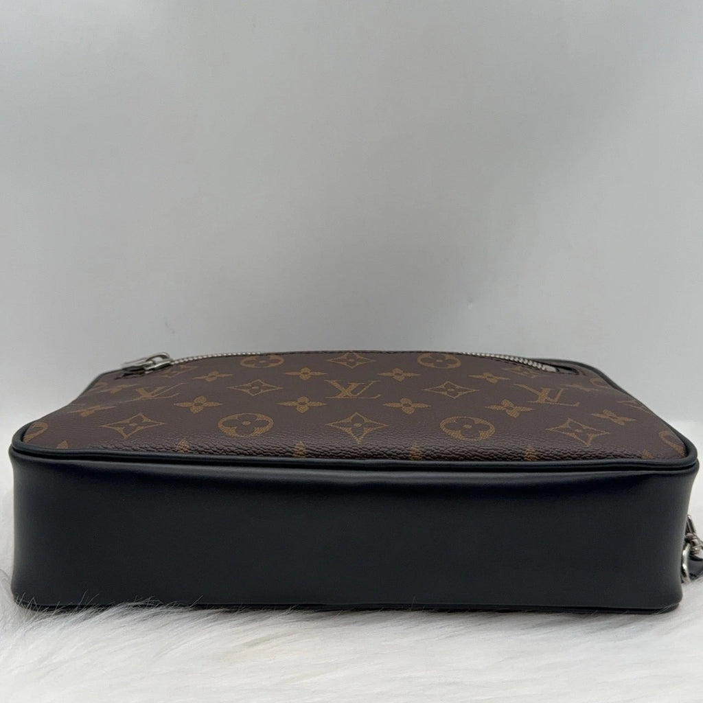 Louis Vuitton Monogram Canvas Leather Kasai Wristlet Clutch For Women