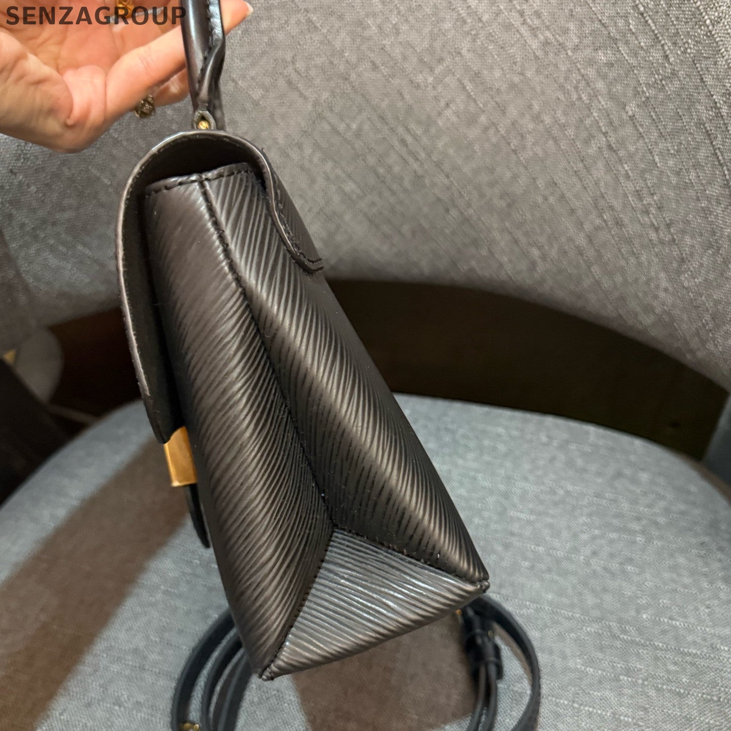 Louis Vuitton Locky BB Black Epi Leather Gold Lock Shoulder Bag