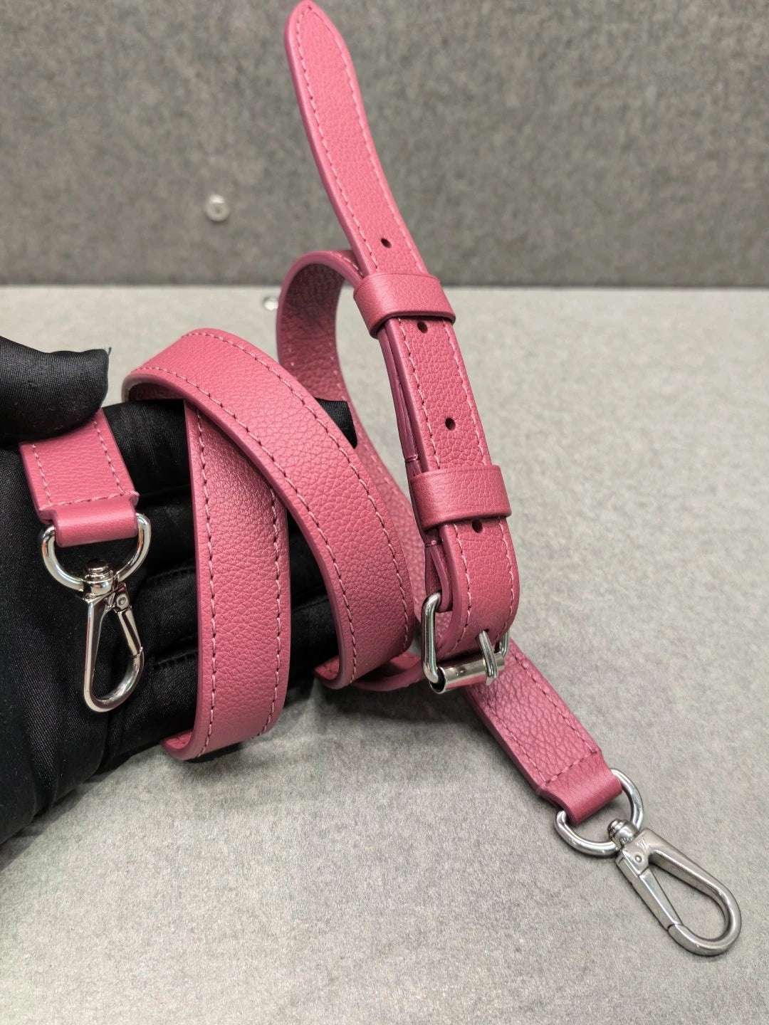 Louis Vuitton Mylockme Medium Leather Shoulder Crossbody Handbag Women