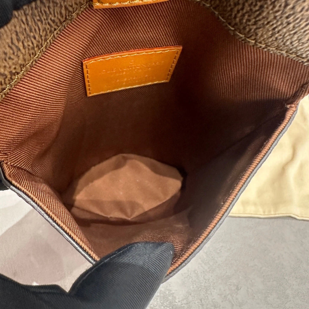 Excellent Louis Vuitton Envelope Pouch Monogram Canvas Crossbody Gold Hardware