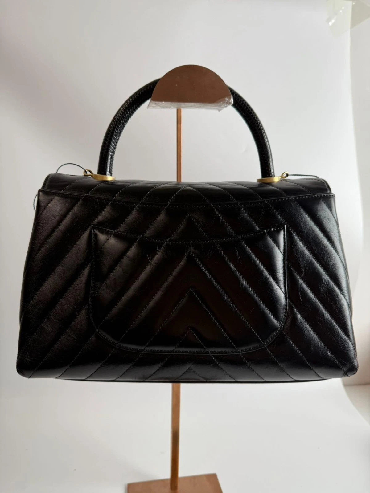 SJ0001 YS0943 CHANEL Coco Handle Black Caviar Top Handle Bag