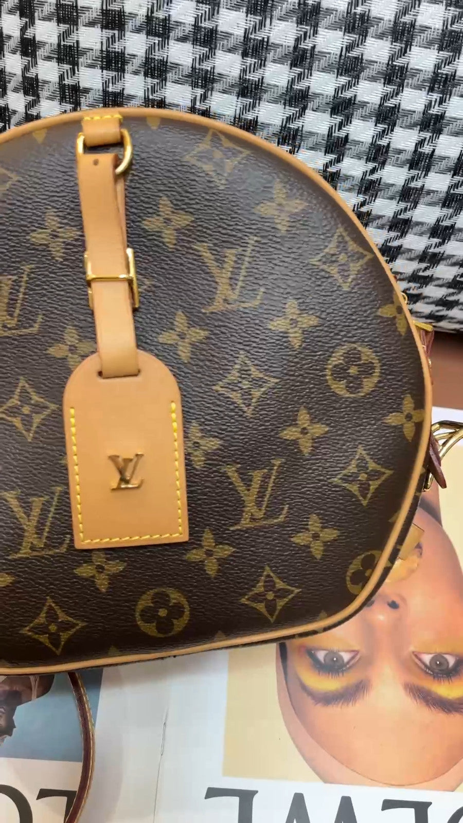 Louis Vuitton Boite Chapeau Souple GM Monogram Shoulder bag Brown Women