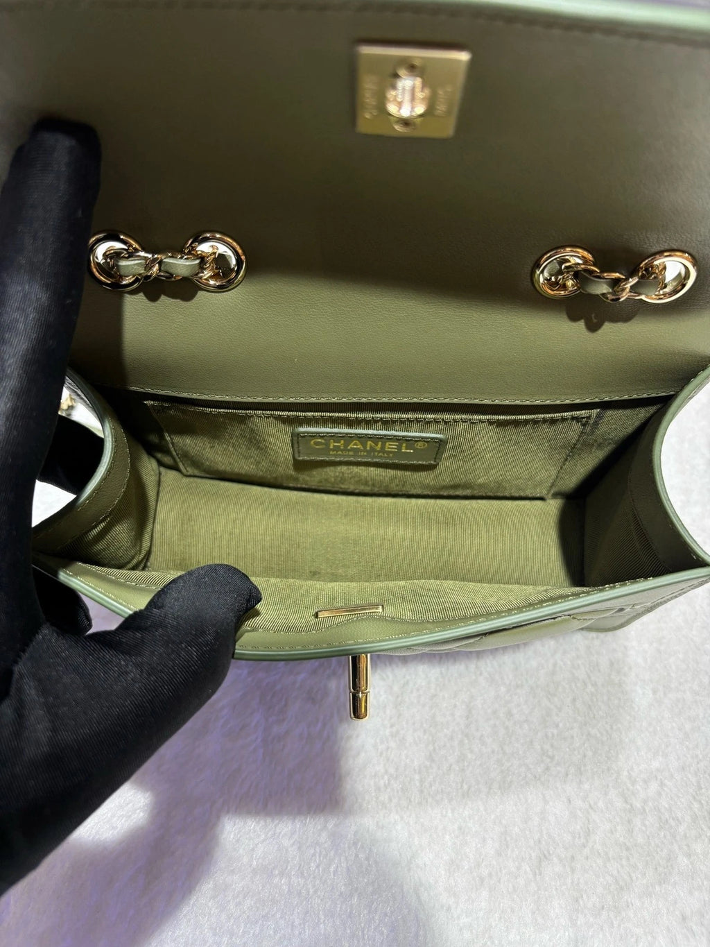 CHANEL Flap Chain Messenger Bag Green Shoulder Crossbody Women