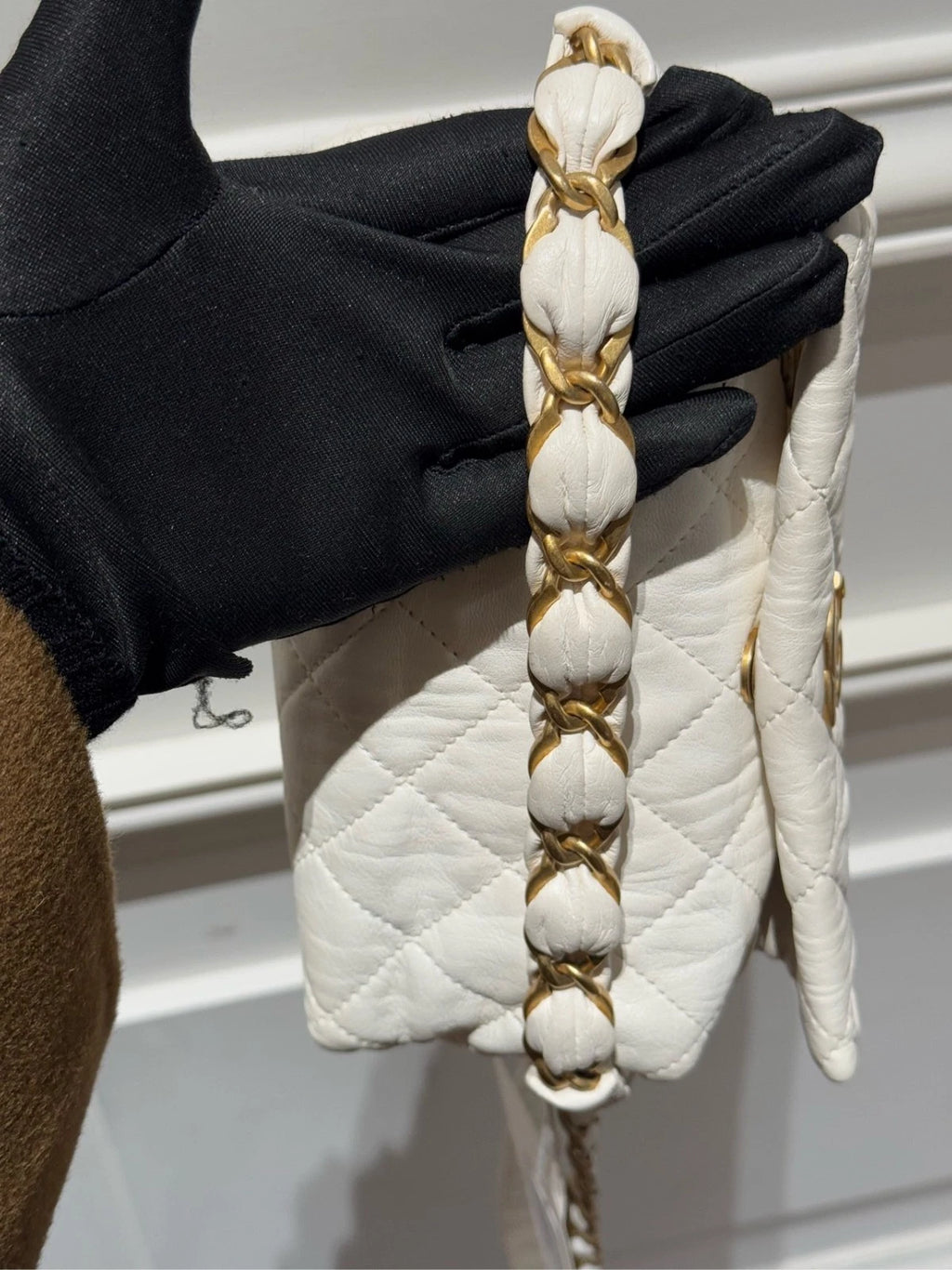 Chanel Diamond Hobo Chain Top Handle Bag Crossbody White Gold Used Women Classic