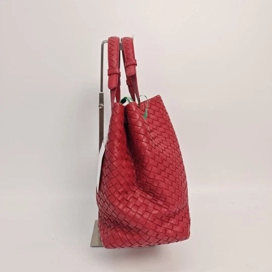 Bottega Veneta Red Woven Leather Shoulder Handbag For Women